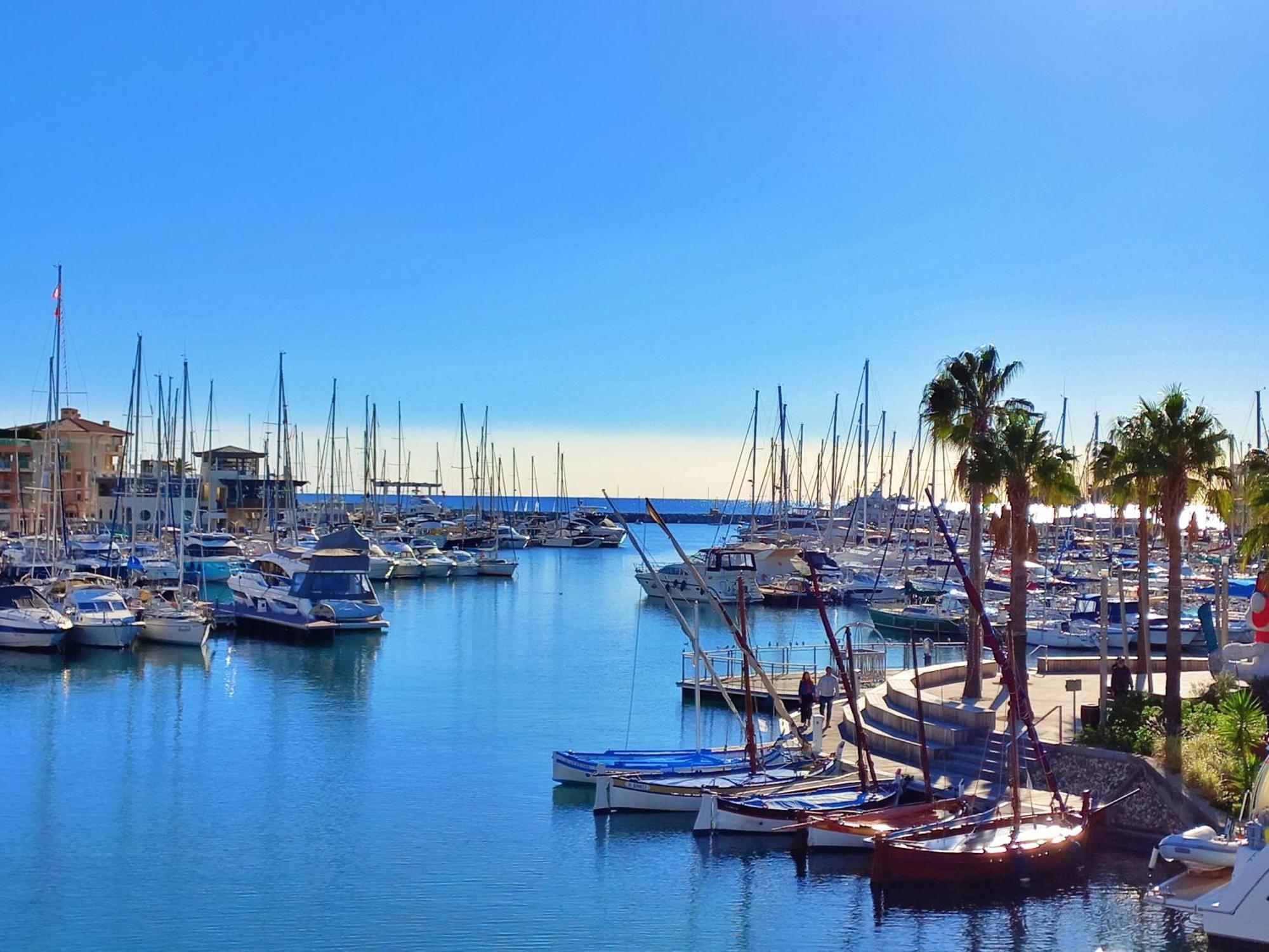 Port Frejus - Tout A Pied - Wifi - Clim Esterno foto